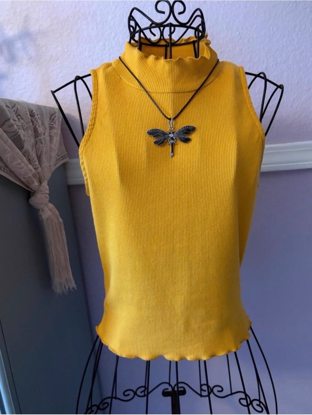 Women’s Yellow Sleeveless Ribbed Mock Neck Top Size Small